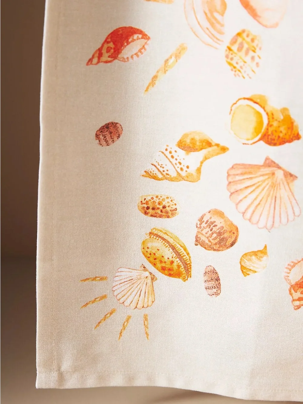 New🌟Anthropologie -Radiating Shells Dish Towel